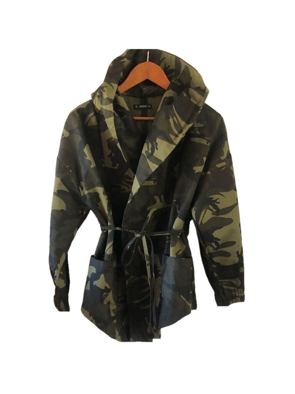 Hooded Camouflage Jacket tie waist open front cotton women’s medium like new